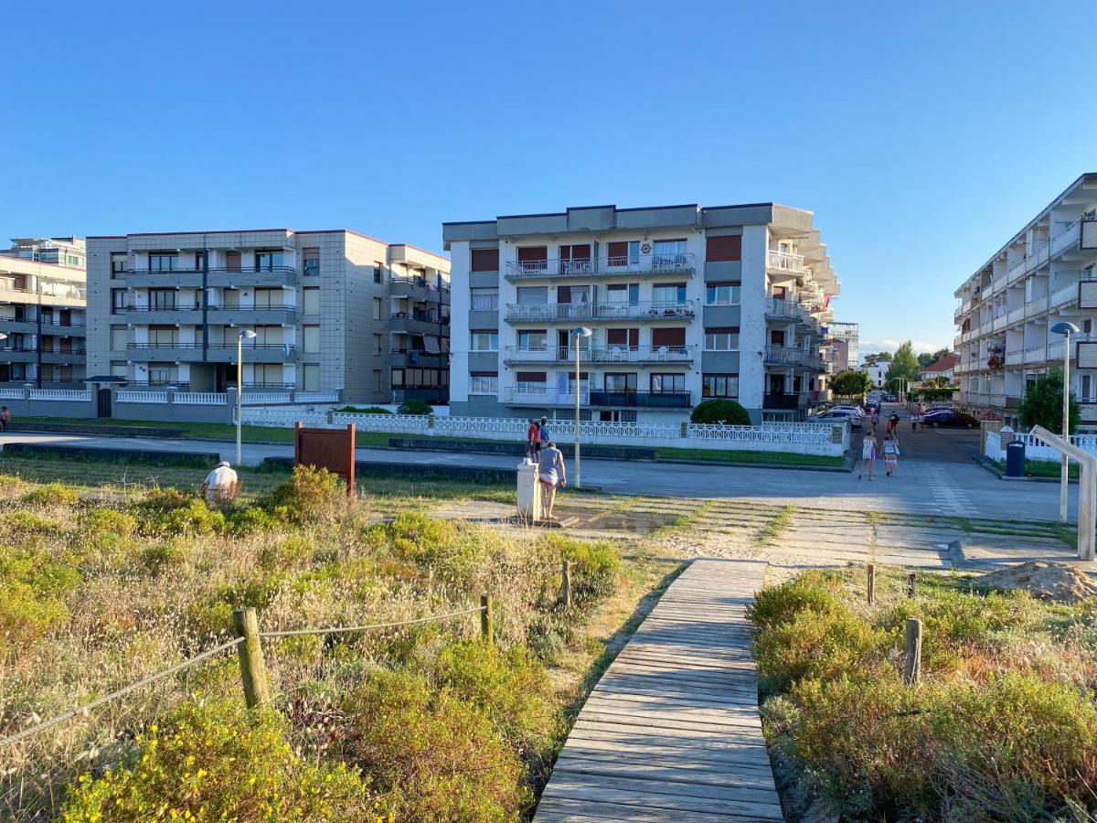 Piso Primera Linea De Playa Laredo Extérieur photo