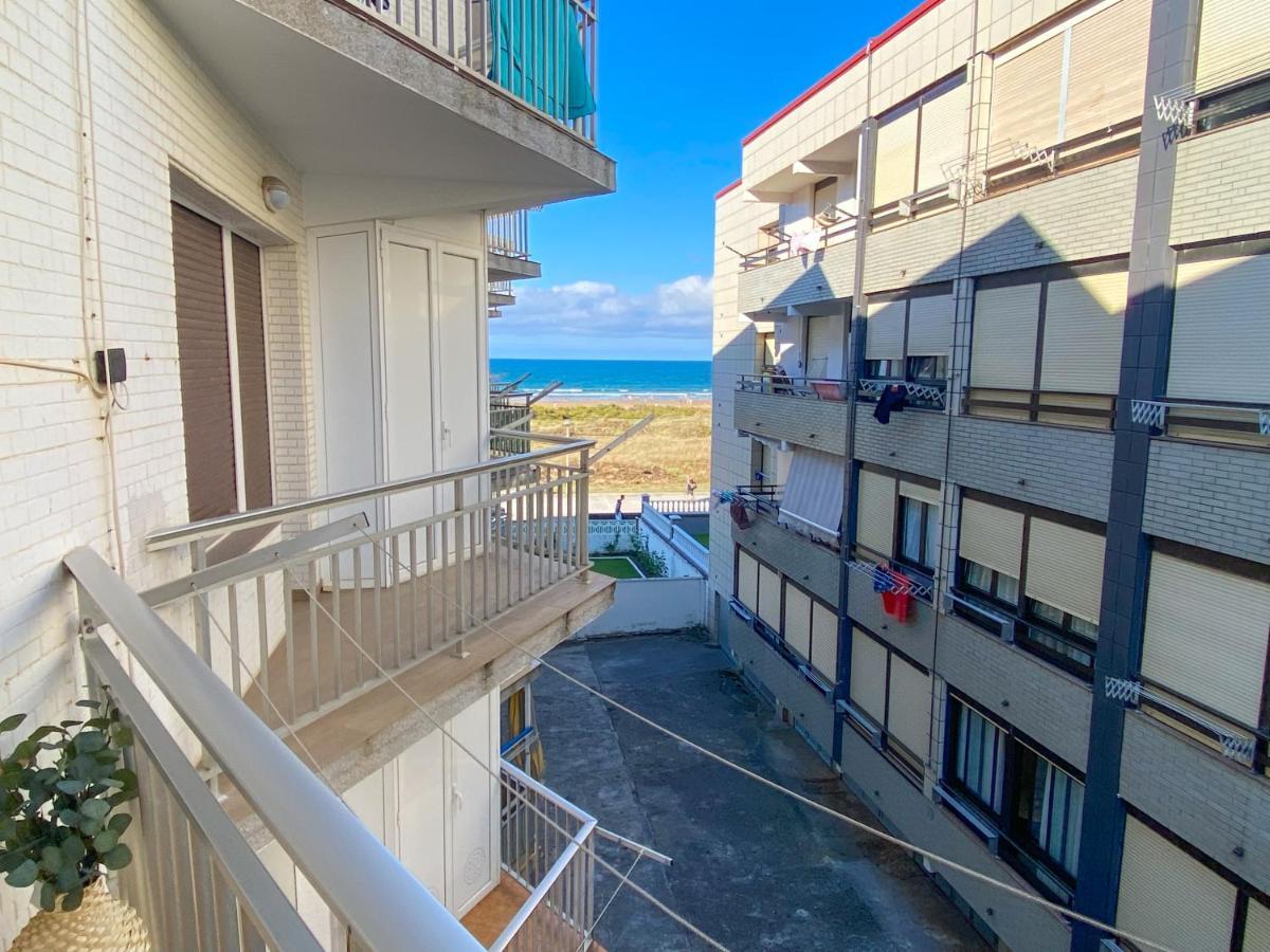 Piso Primera Linea De Playa Laredo Extérieur photo